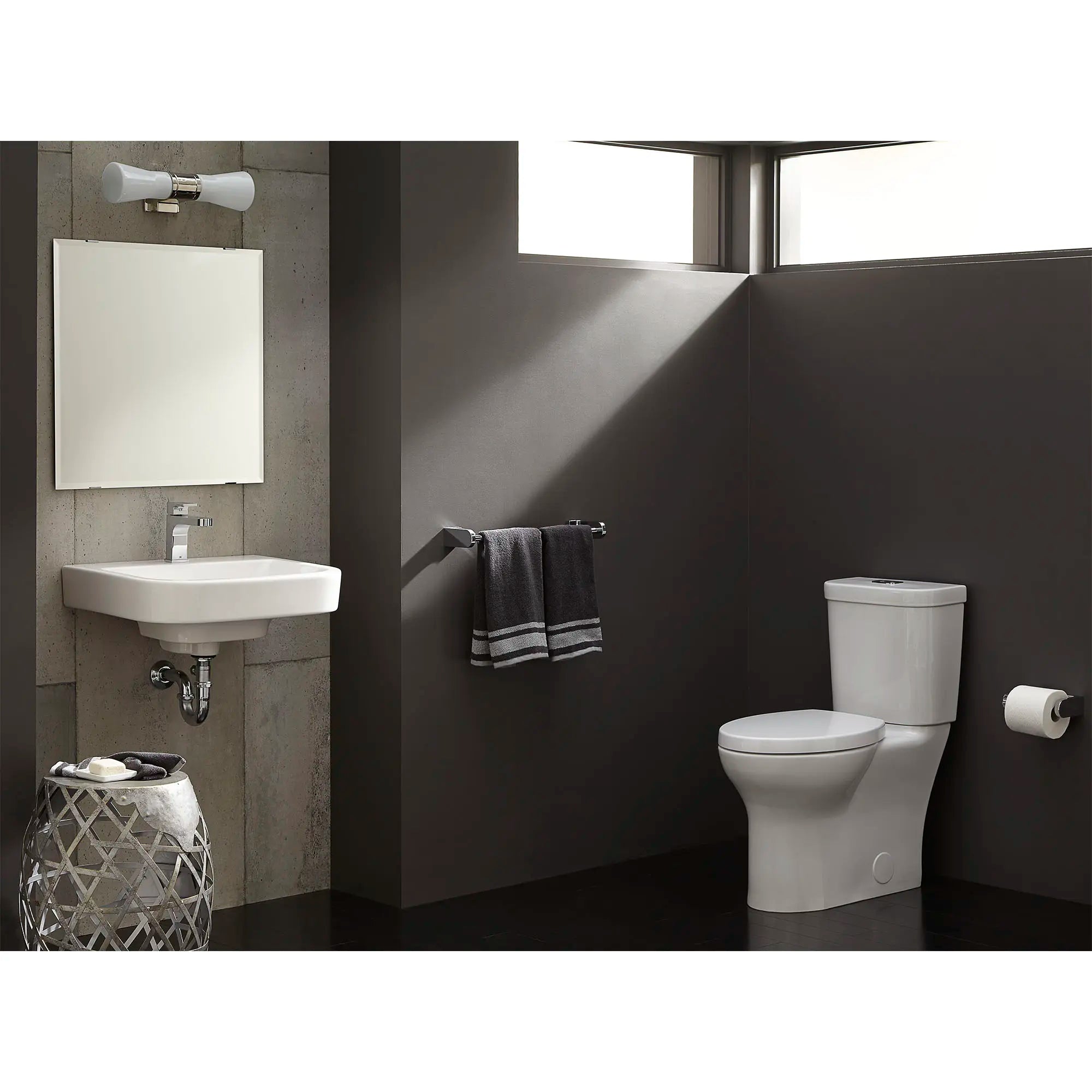 Toilette Equility, 2 pièces, chasse double à cuvette allongée à hauteur de chaise avec siège // CANVAS WHITE // 159588_C_D24434A200.415_D2210AA200.415_CDNwebp.webp