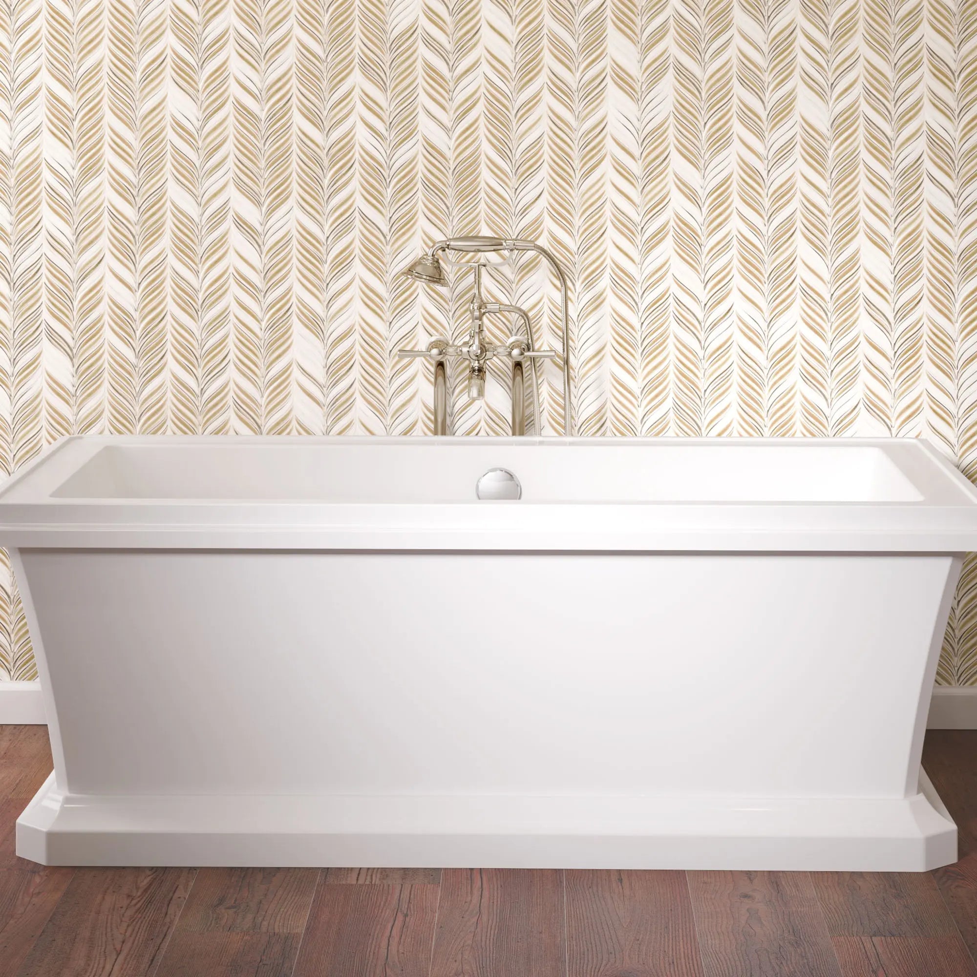 Robinet de bain à installation au plancher Fitzgerald avec à douchette et poignées à levier // PLATINUM NICKEL // 160289_B-D62645004415_D35160950150_CDNwebp.webp