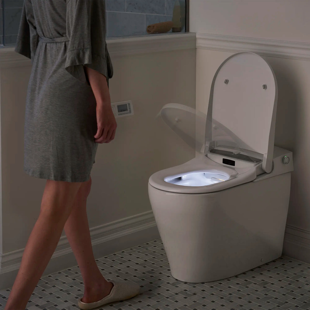 Toilette avec bidet électronique intégré AT200 LS Spalet // CANVAS WHITE // 289928_L-D29030CS416415_Talent1_0_CDNwebp.webp