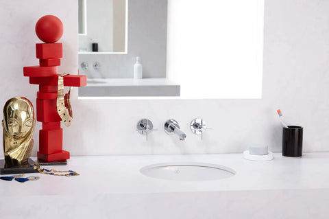 Robinet de lavabo mural avec poignées en croix
