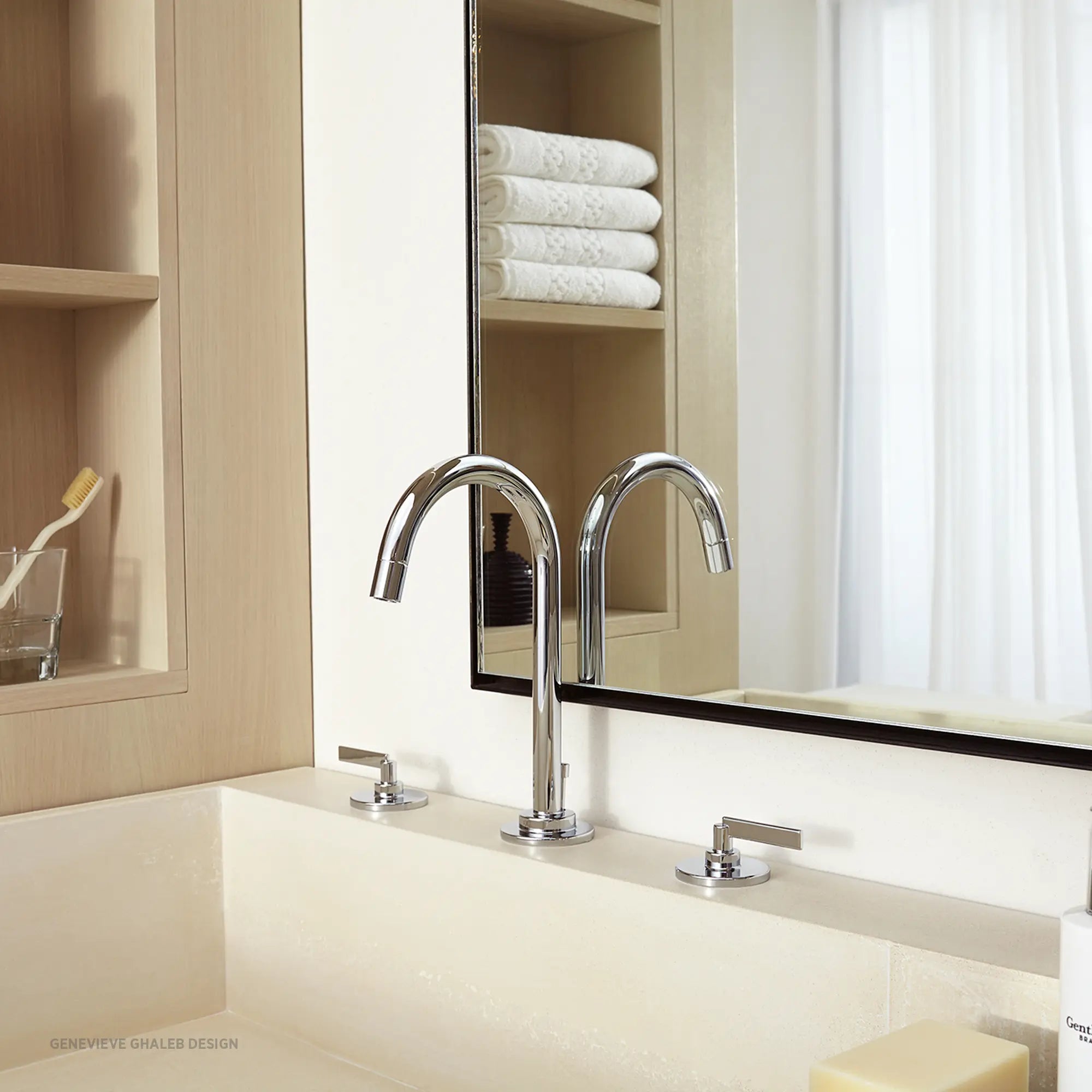 Robinet de lavabo espacé à 2 poignées Percy avec poignées à levier // CHROME POLI // 39856_D3510580C100_04_CDNwebp.webp