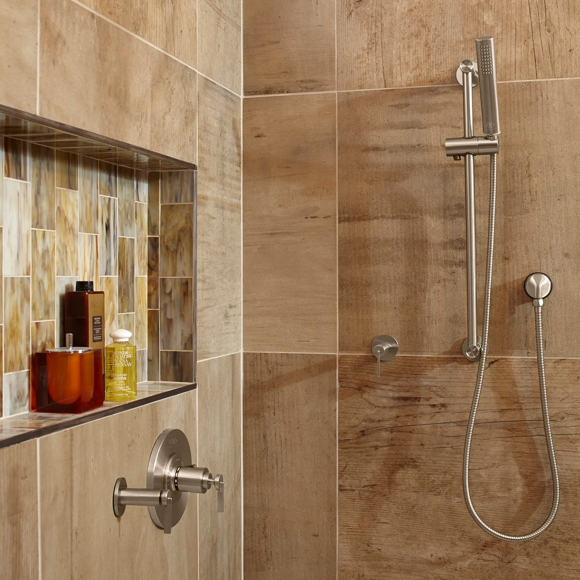 D35105781.100-PERCY HAND SHOWER - PC // NICKEL BROSSÉ // 40433_B-D35105781144_D35105500144_0_CDNwebp.webp