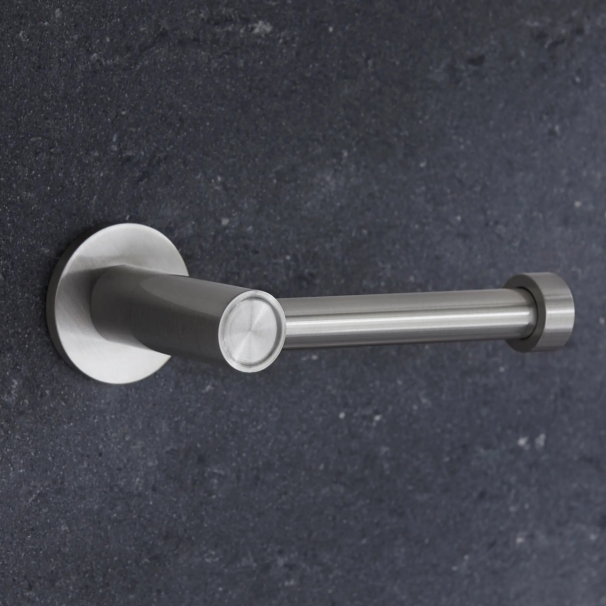 Petit porte-serviettes Percy // NICKEL BROSSÉ // 40544_B_D35105160144_0_CDNwebp.webp