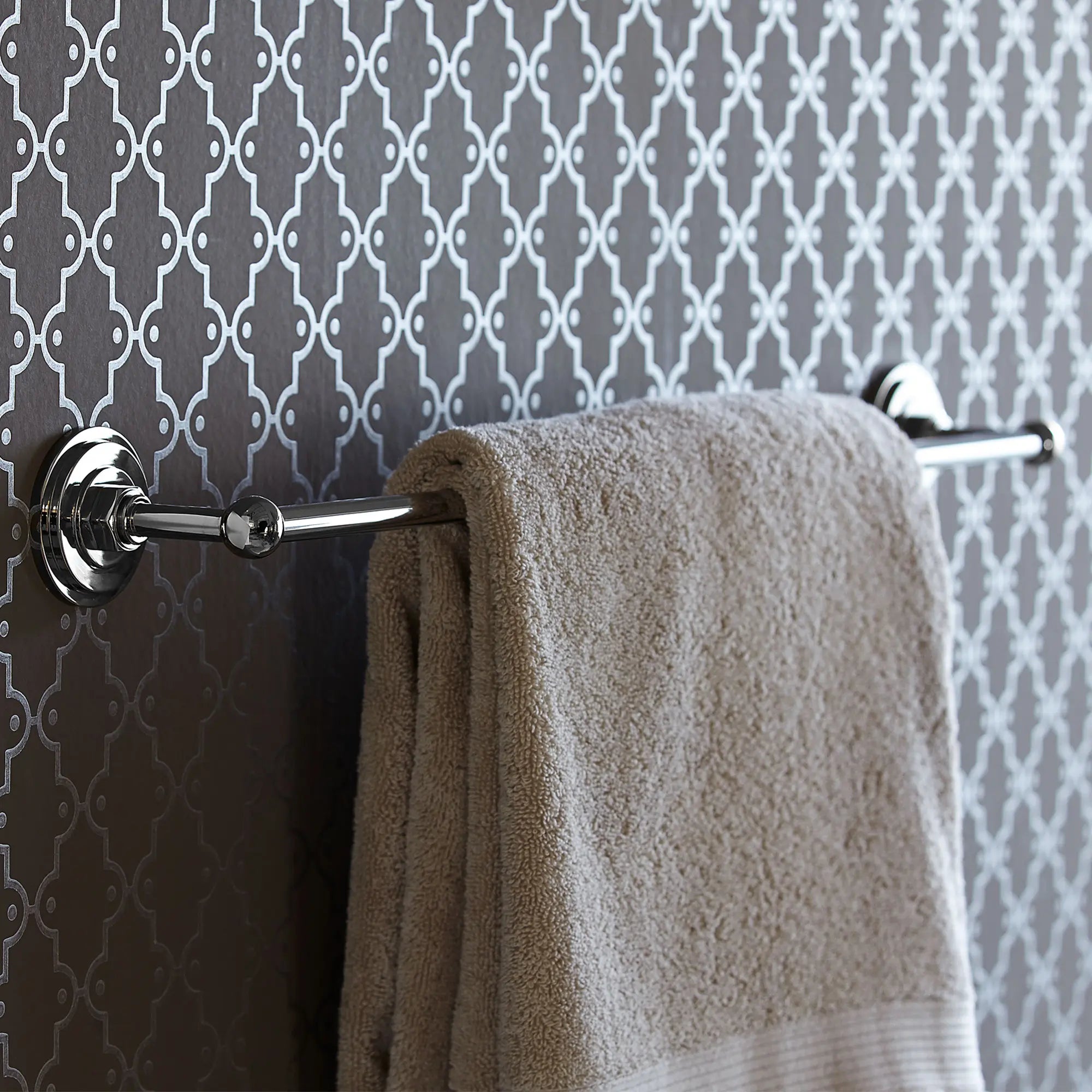 D35107240.100-LANDFAIR 24 IN TOWEL BAR - PC // PLATINUM NICKEL // 40572_B_D35107240150_0_CDNwebp.webp