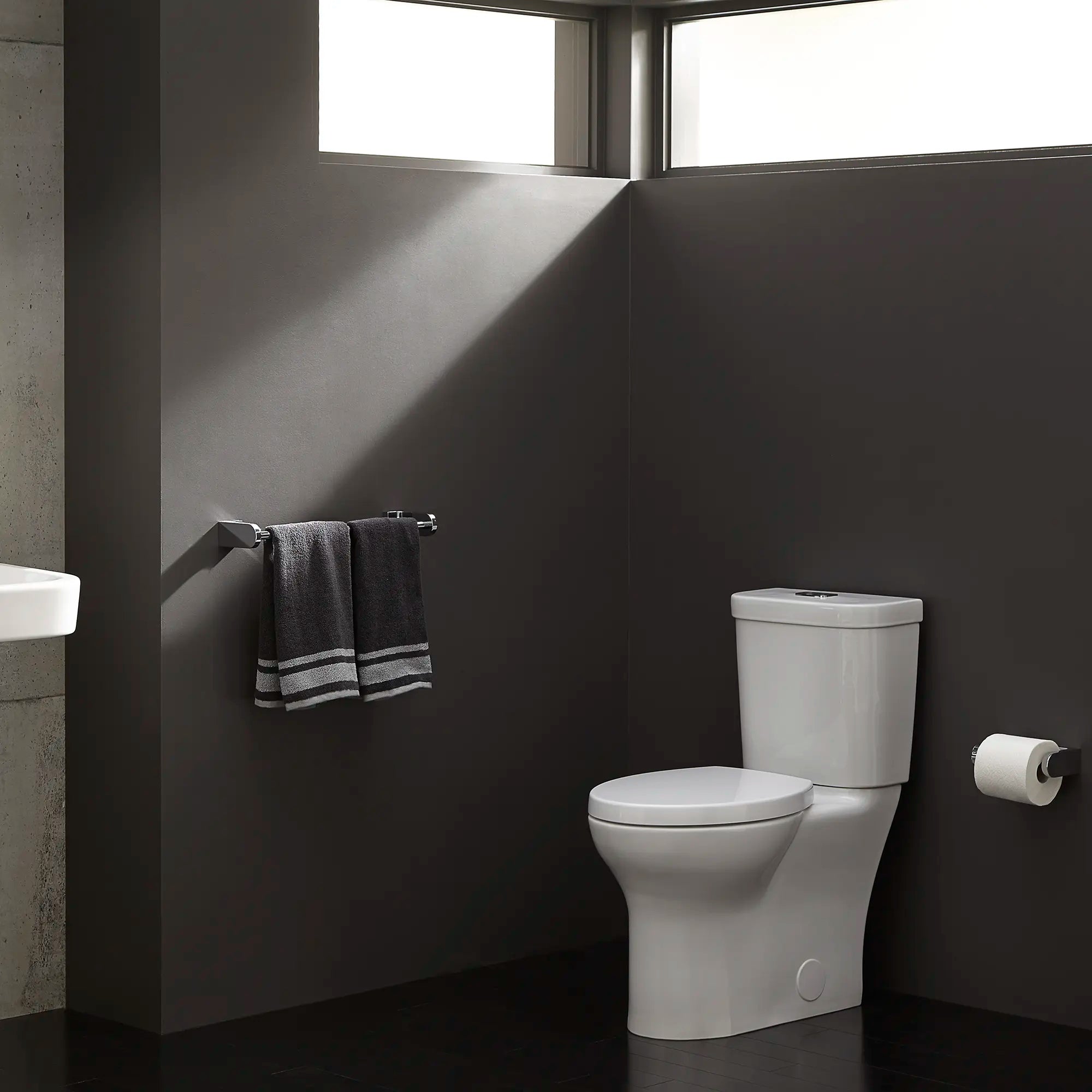 Réservoir Equility de toilette à double chasse // CANVAS WHITE // 41058_C_D24434A200.415_D20075001.415_D35109100.100_2_CDNwebp.webp