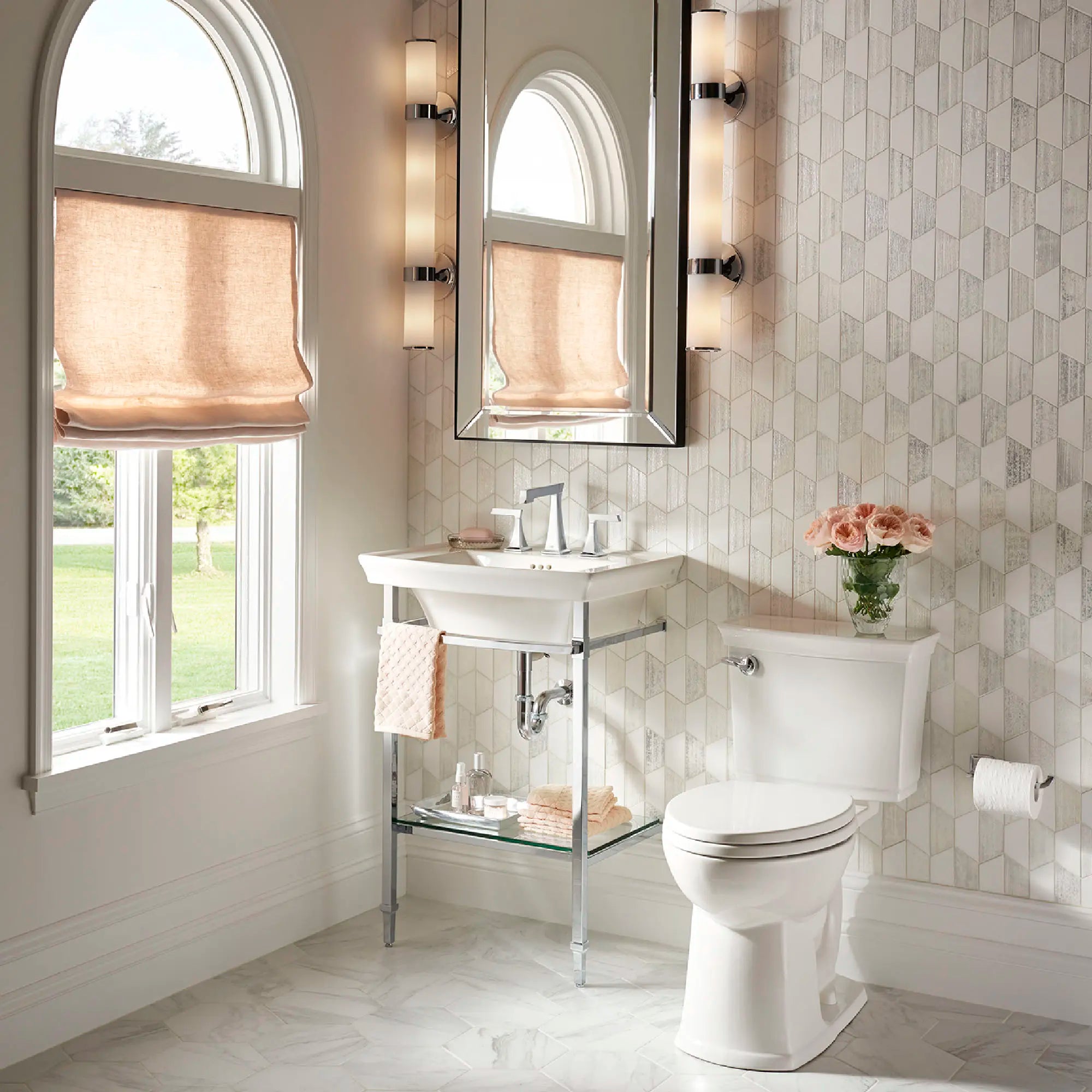 Dessus de colonne Wyatt 24 po - Lavabo à trois trous // CANVAS WHITE // 83542_B-D20010008415_CDNwebp.webp