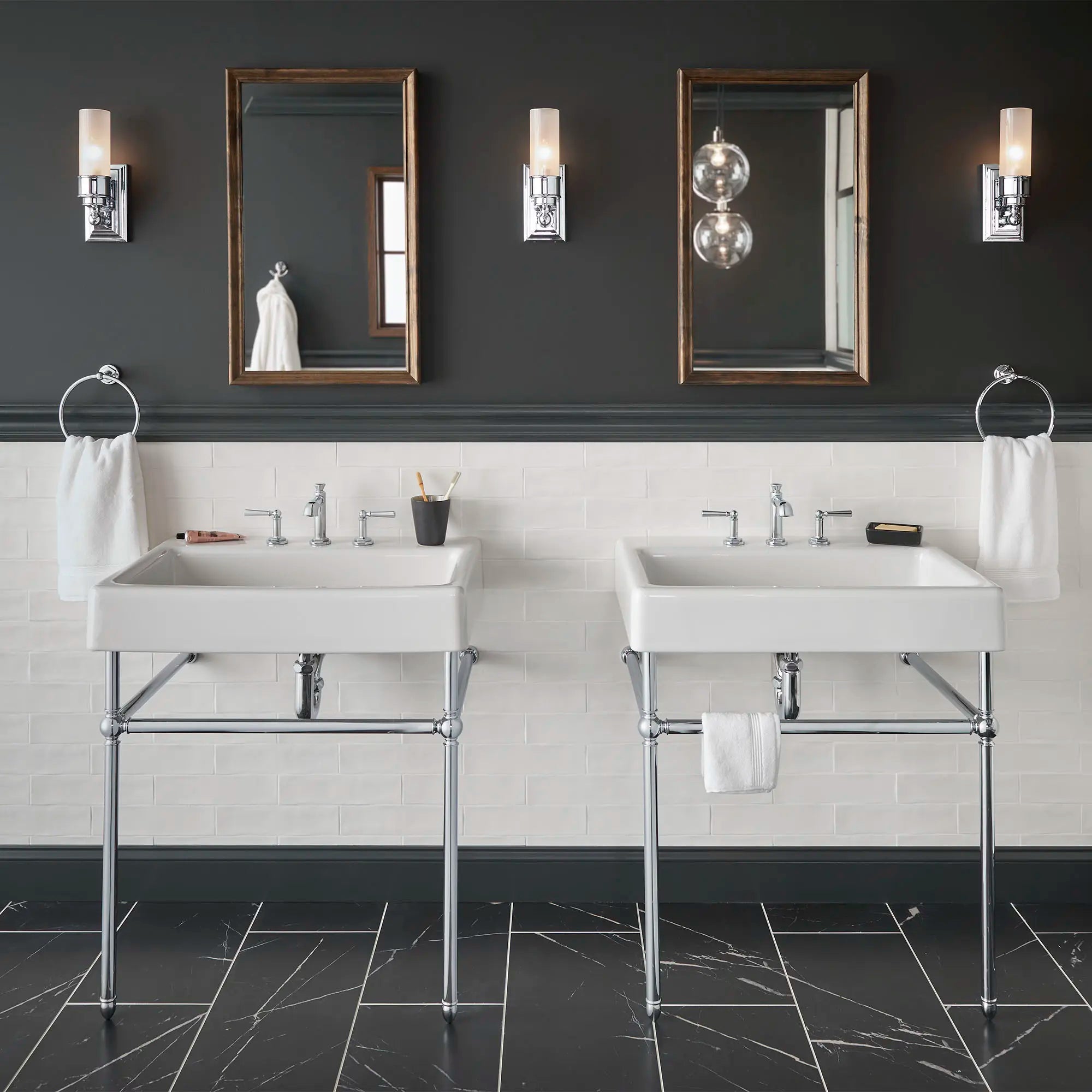 Console de 30 po Oak Hill // CHROME POLI // 83897_B-D21411030.100_D35700020.100_D20160008.415_D35155800.100_1_CDNwebp.webp