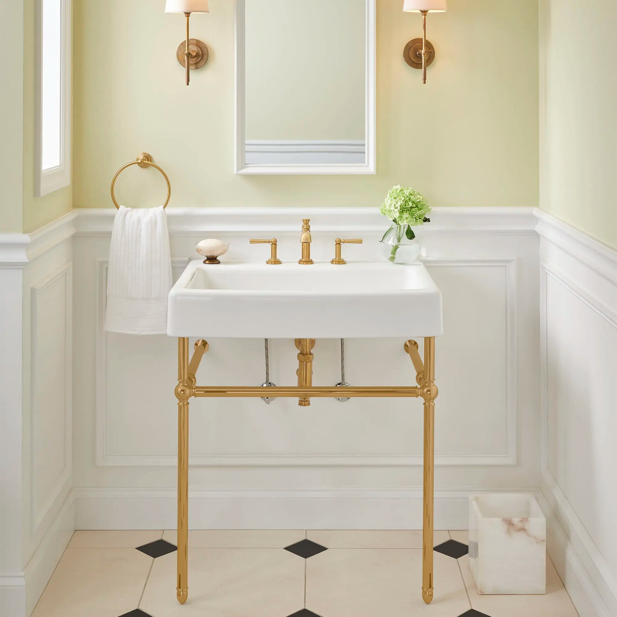 Console de 30 po Oak Hill // SATIN BRASS // 83925_B-D21411030.427_D35700020.427_D20160008.415_D35155800.427_CDNwebp.webp