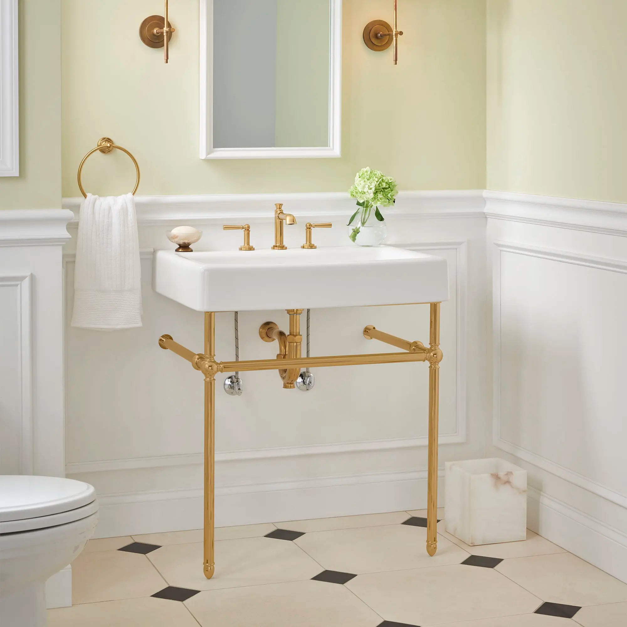 Console de 30 po Oak Hill // SATIN BRASS // 83937_B-D21411030.427_D35700020.427_D20160008.415_D35155800.427_1_CDNwebp.webp