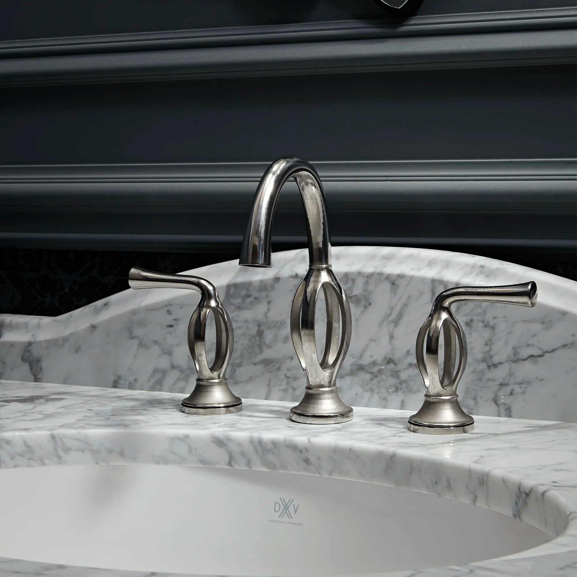 Robinet de lavabo espacé à 2 poignées Trope // BUTLER FINISH // 84280_B-D31202801435_CDNwebp.webp