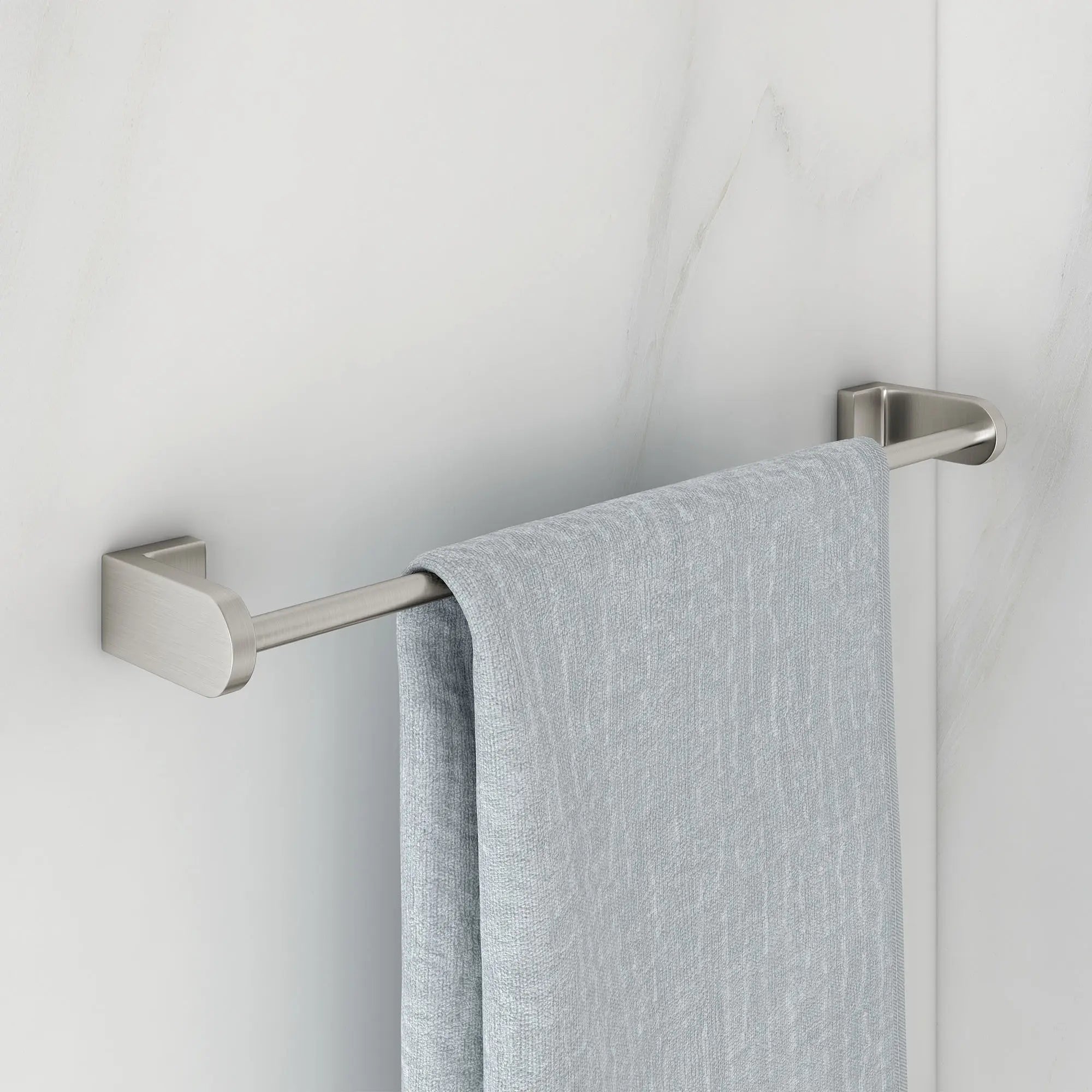 Porte-serviettes de 24 po Equility // NICKEL BROSSÉ // 84645_B-D35109240.144_CDNwebp.webp