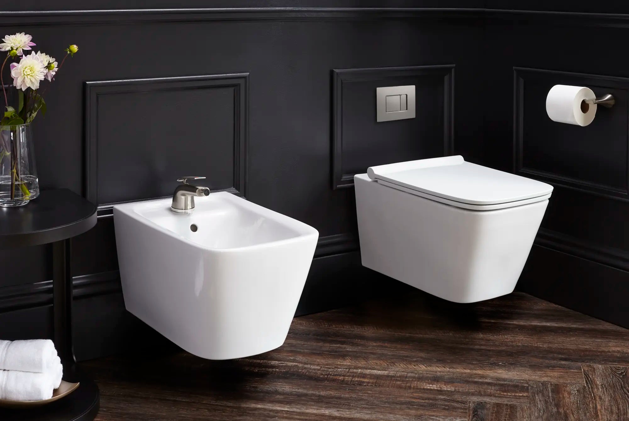 Robinet pour bidet DXV Modulus avec indicateurs rouge et bleu sur la poignée // PLATINUM NICKEL // 84770_B-D35120012RB150_D25010001415_D23040A000415_CDNwebp.webp