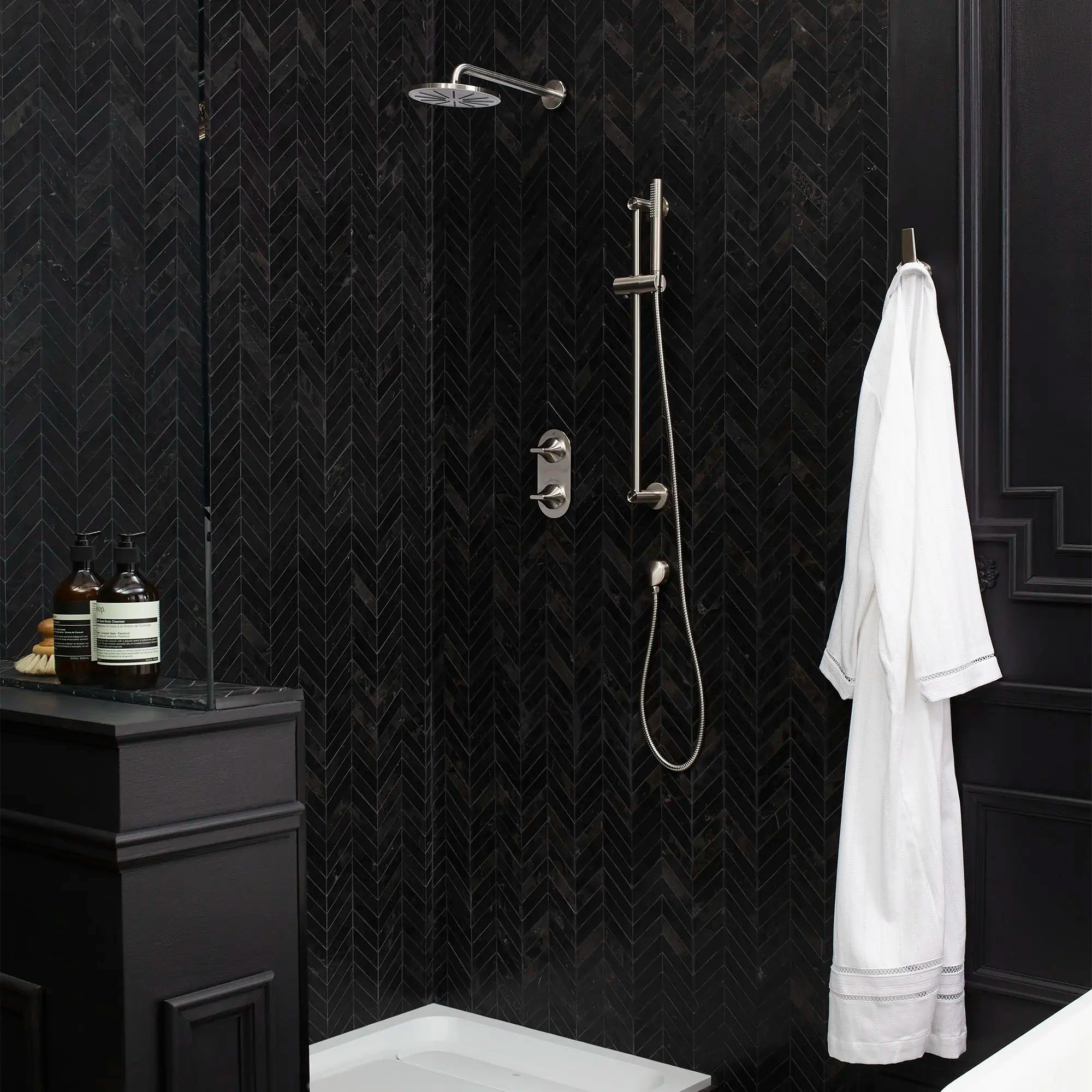 Pomme de douche de 7-1/2 po DXV Modulus // CHROME POLI // 84867_B-D35120780150_1_CDNwebp.webp