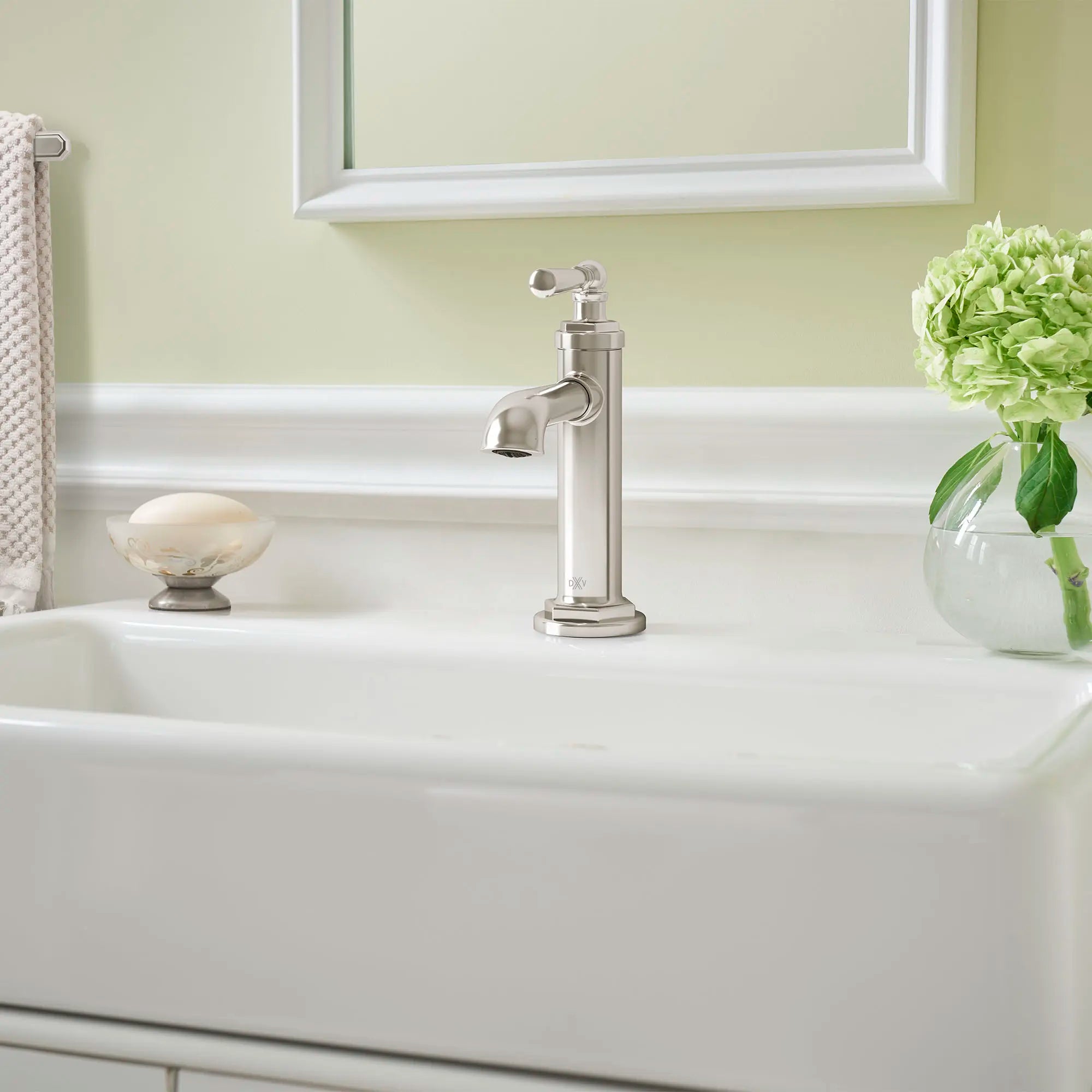 Robinet de lavabo à monocommande Oak Hill // PLATINUM NICKEL // 84956_B-D35155100.150_CDNwebp.webp