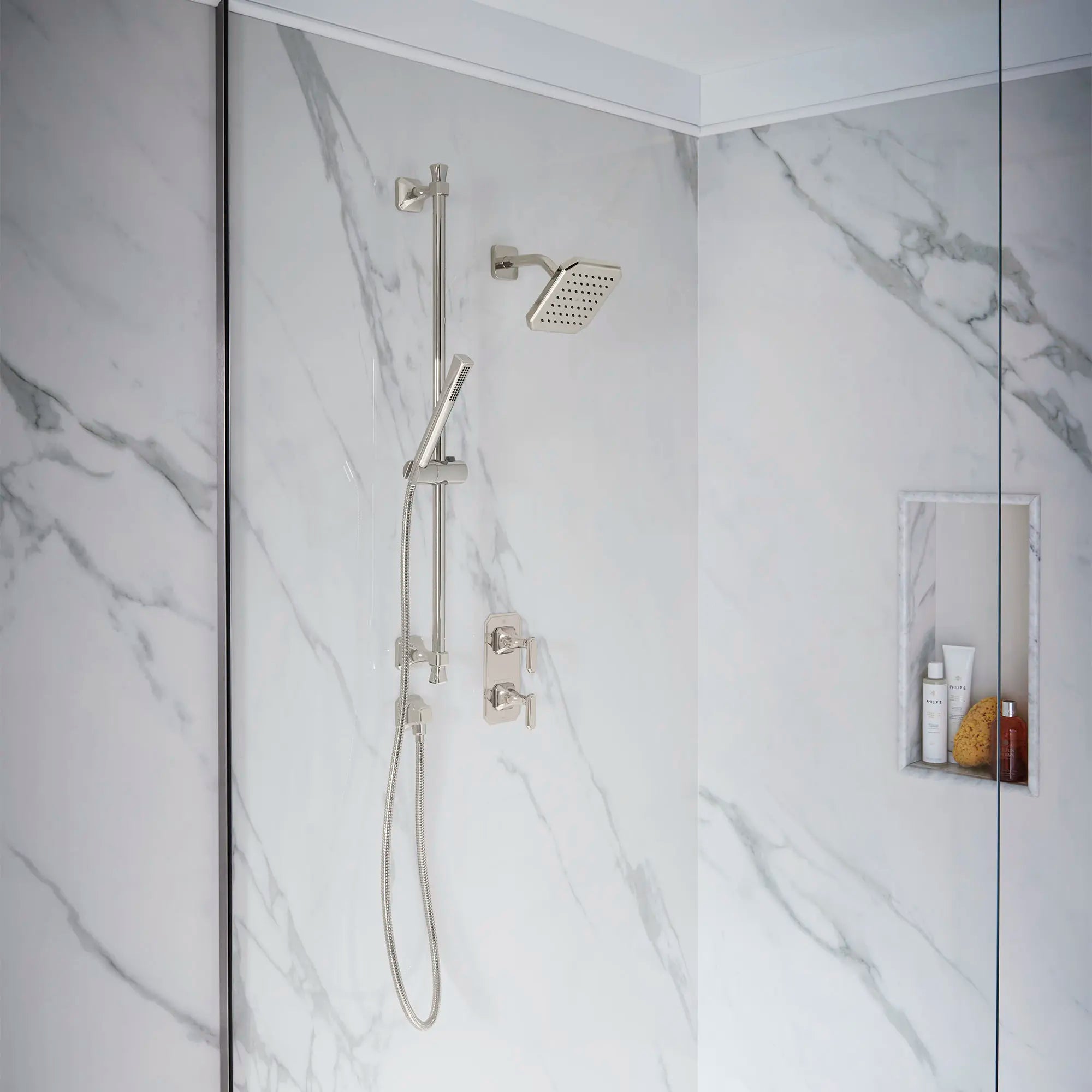 Douchette avec barre murale réglable en hauteur Belshire // PLATINUM NICKEL // 85511_B-D35170106150_D35170527150_D35170780150_1_CDNwebp.webp