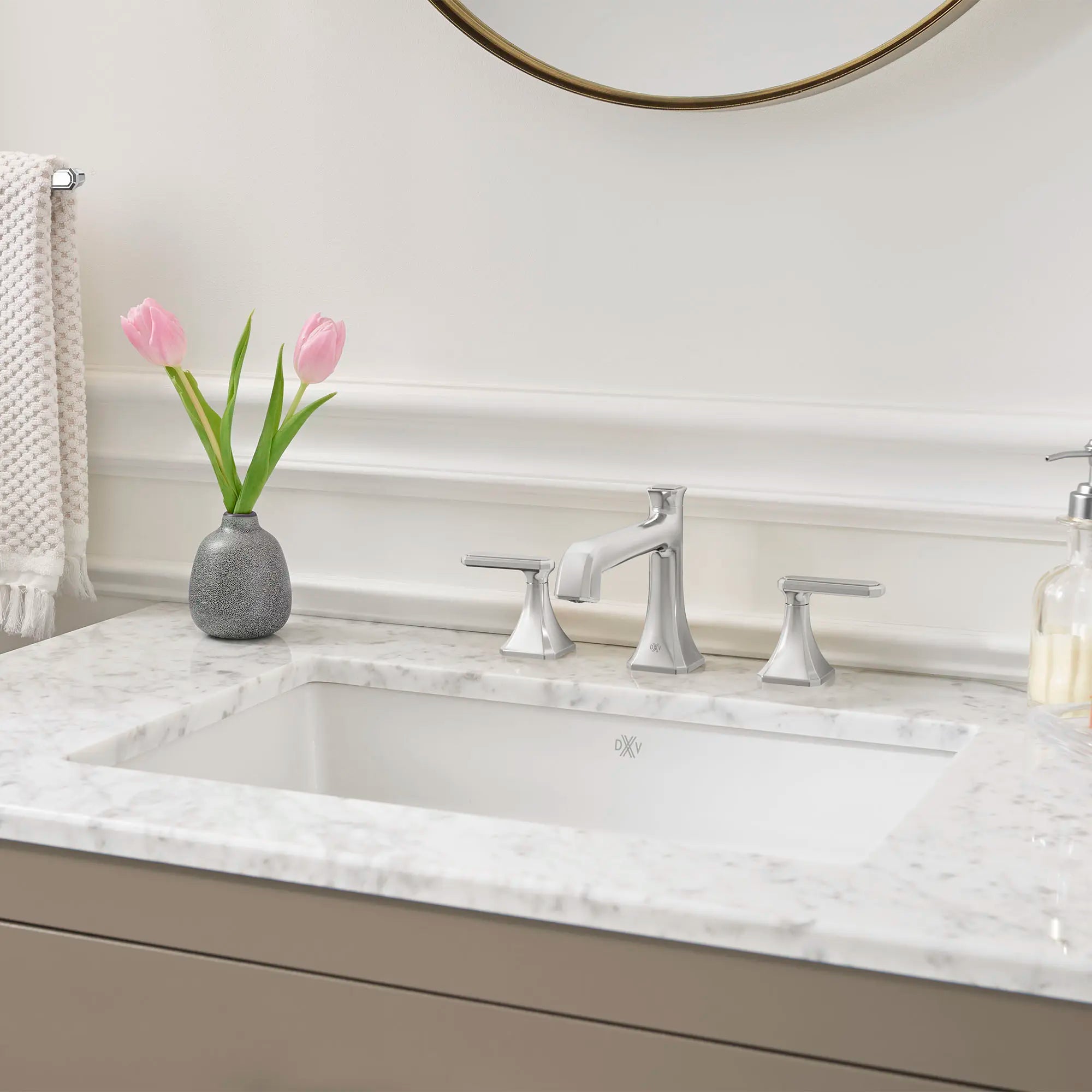 Poignées à levier Belshire uniquement pour robinet de lavabo espacé // CHROME POLI // 85564_B-D35170801100_D35170190100_CDNwebp.webp