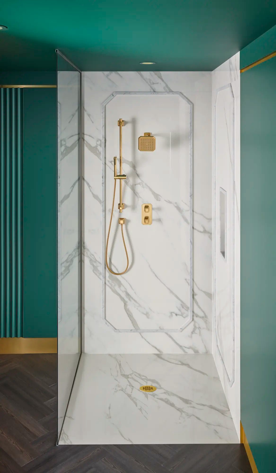 Douchette avec barre murale réglable en hauteur Belshire // CHROME POLI // 85566_B-D35170106427_D35170529427_D35170780427_CDNwebp.webp