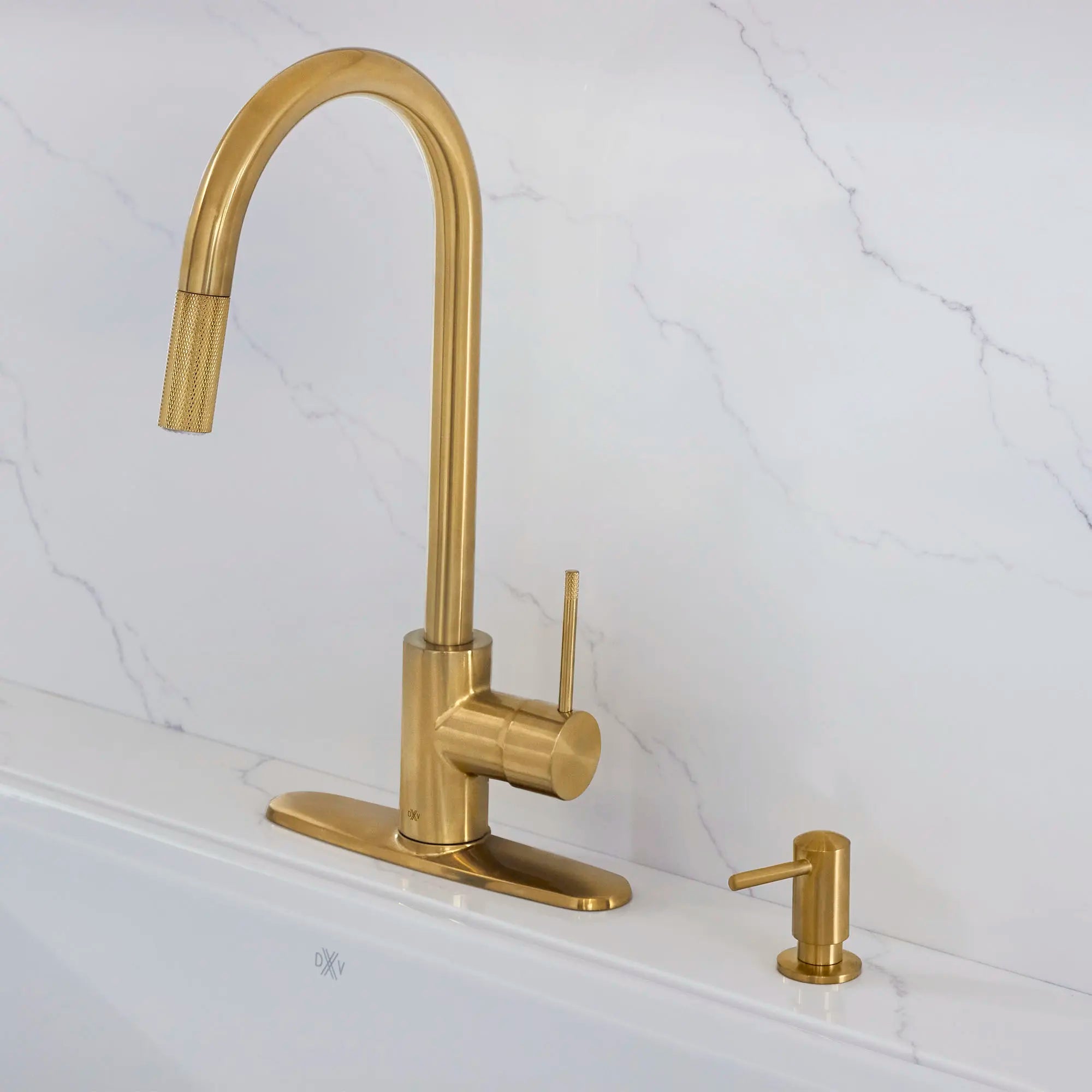 Robinet de cuisine rétractable vers le bas Etre // SATIN BRASS // 86321_B-M964990_D35404300427_CDNwebp.webp