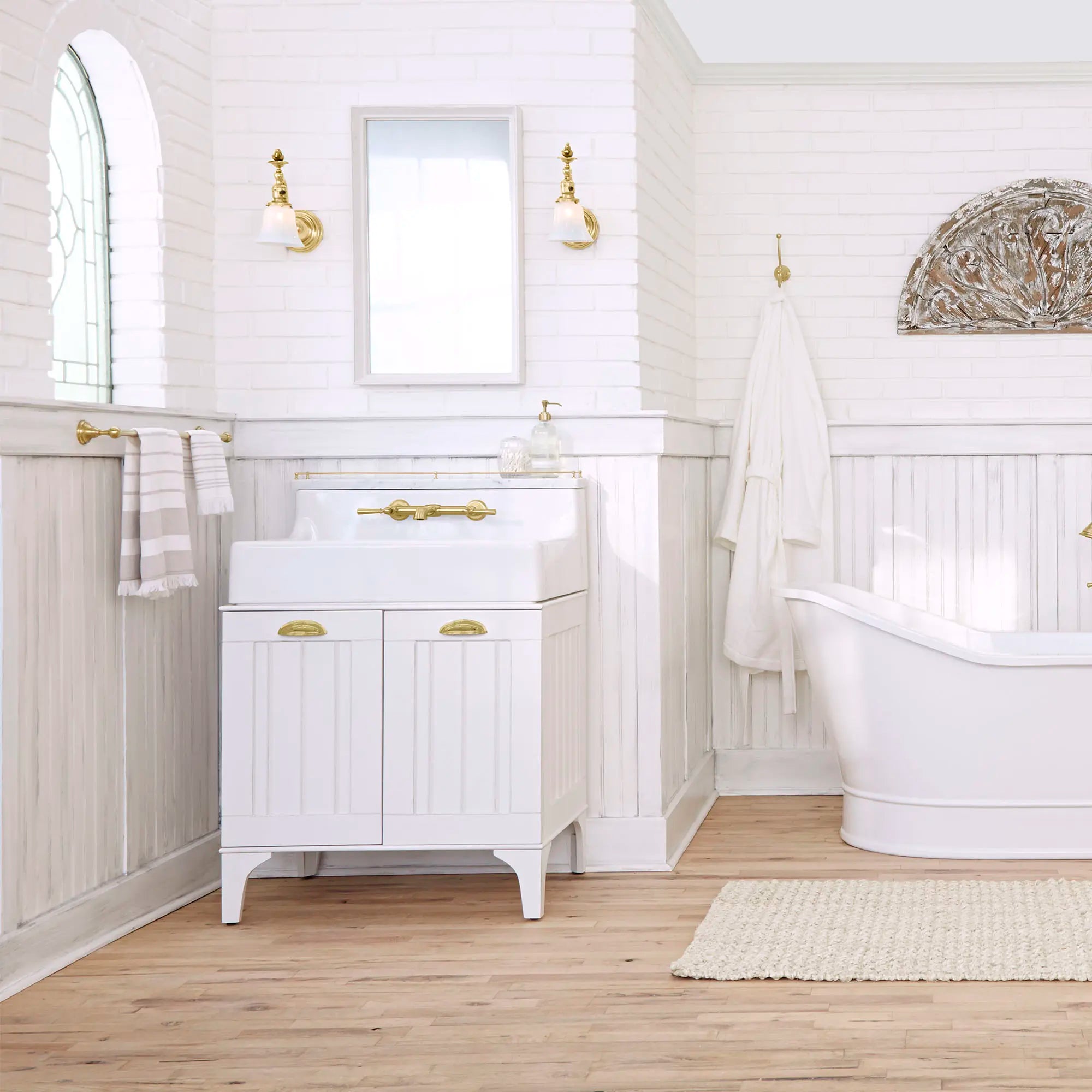 Miroir de 18 po Oak Hill // WHITE OAK // 89696_C-D19005000620_CDNwebp.webp